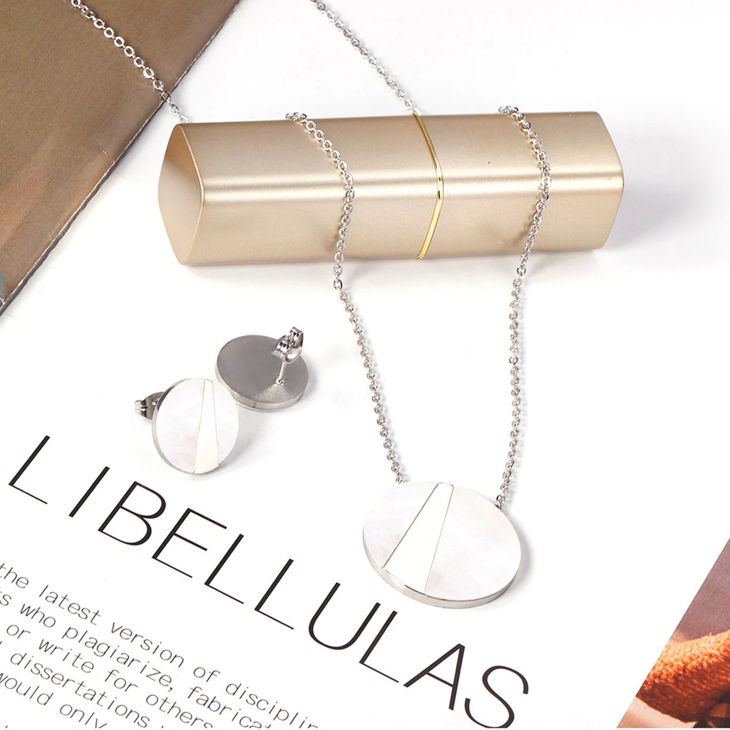 Conjunto Colar e Brincos de Concha Redonda