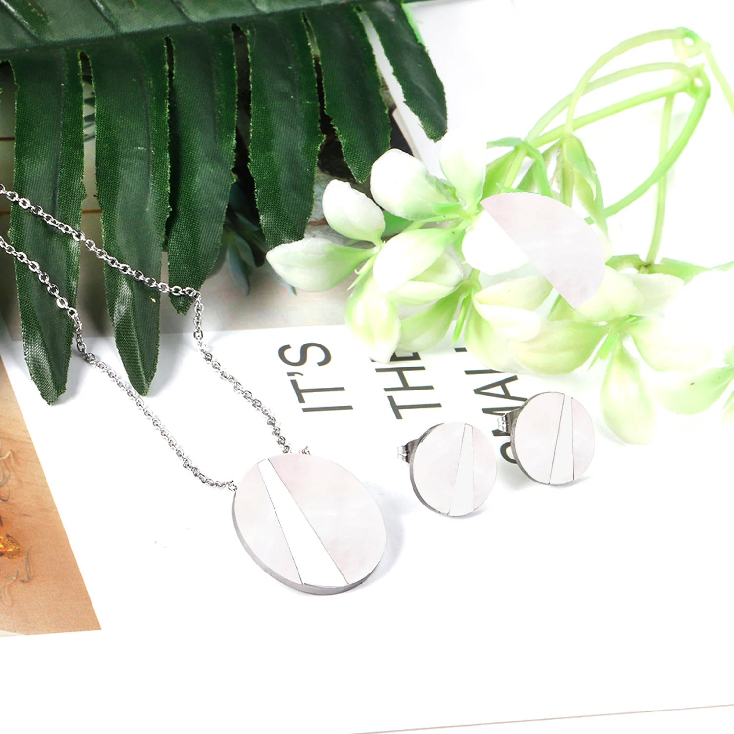 Conjunto Colar e Brincos de Concha Redonda