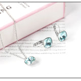 Conjunto de Brincos e de Colar Feminino de Zircônia Cúbica